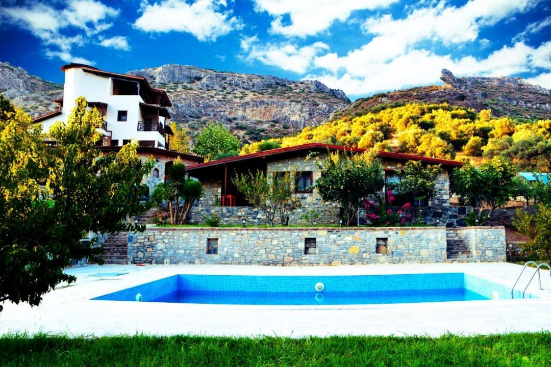Pir Efes Konaklari Esmirna Exterior foto